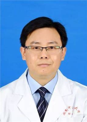 肺癌患者顱內發現鵝蛋大腫瘤,要不要手術?