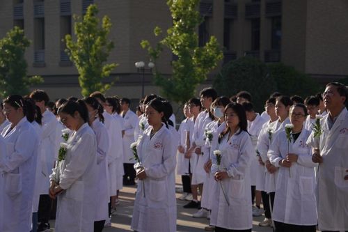 中南大學(xué)湘雅醫(yī)學(xué)院 2023年秋季解剖學(xué)開課 扣好醫(yī)學(xué)路上的第一顆 扣子