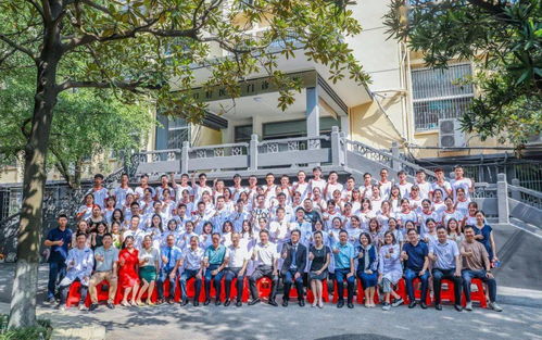 從銀杏樹下出發(fā) 中南大學(xué)湘雅口腔醫(yī)學(xué)院隆重舉行2021級(jí)新生開學(xué)典禮